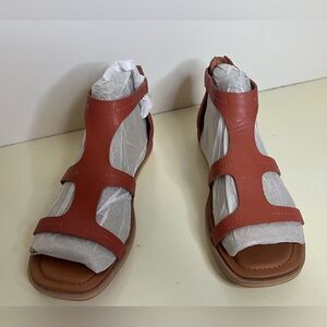 New without box LUCKY BRAND Nayda T-Strap Gladiator Flat Sandals size 8.5